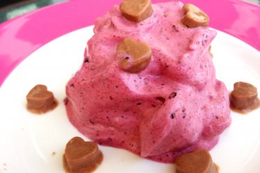 Mousse proteica de frutas com gotas de iogurte