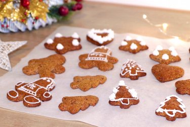 Biscoitos de gengibre proteicos sem glúten