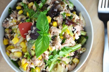 Salada de macarrão fit com atum