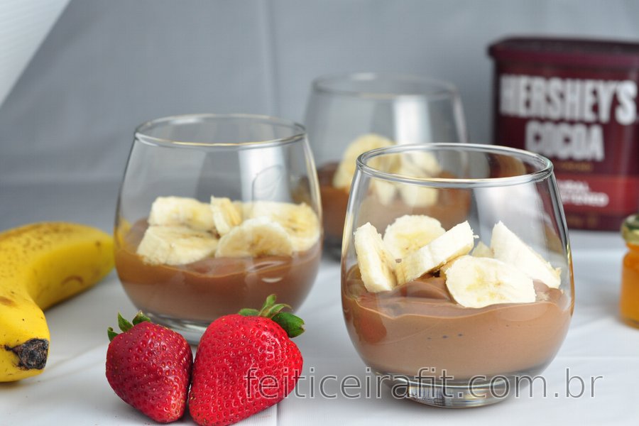 Pudim de banana e chocolate saudável