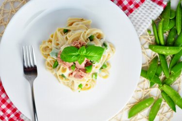 Fettuccine com molho leve de alho e couve-flor