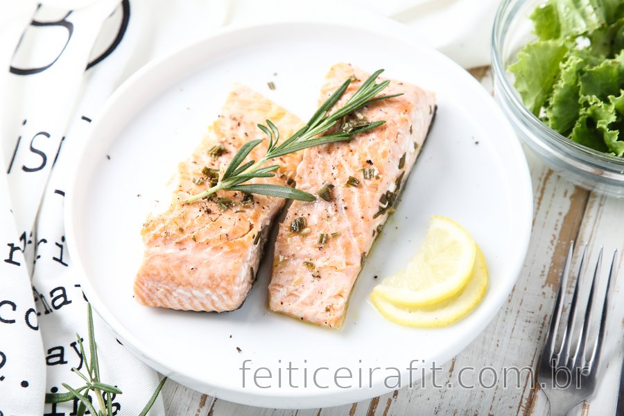 Salmão fit com limão e alecrim