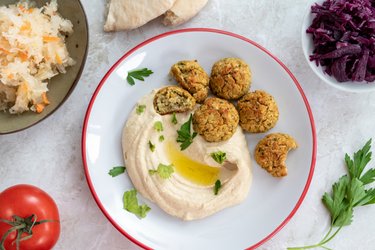 Falafel assado com hummus